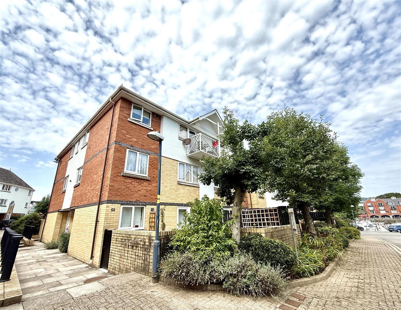 Highmoor, Marina, Swansea, SA1 1YE